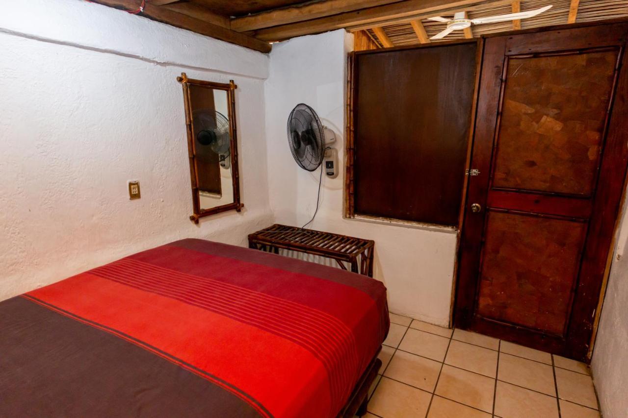 Casa Mexica Bungalows Zihuatanejo Exterior foto